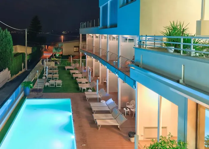 Katy Бардолино