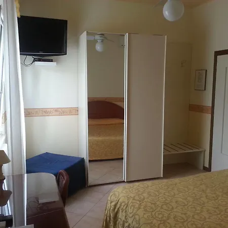 Katy Hotel 3*